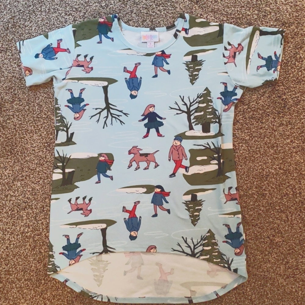 LuLaRoe Winter scene pattern shirt